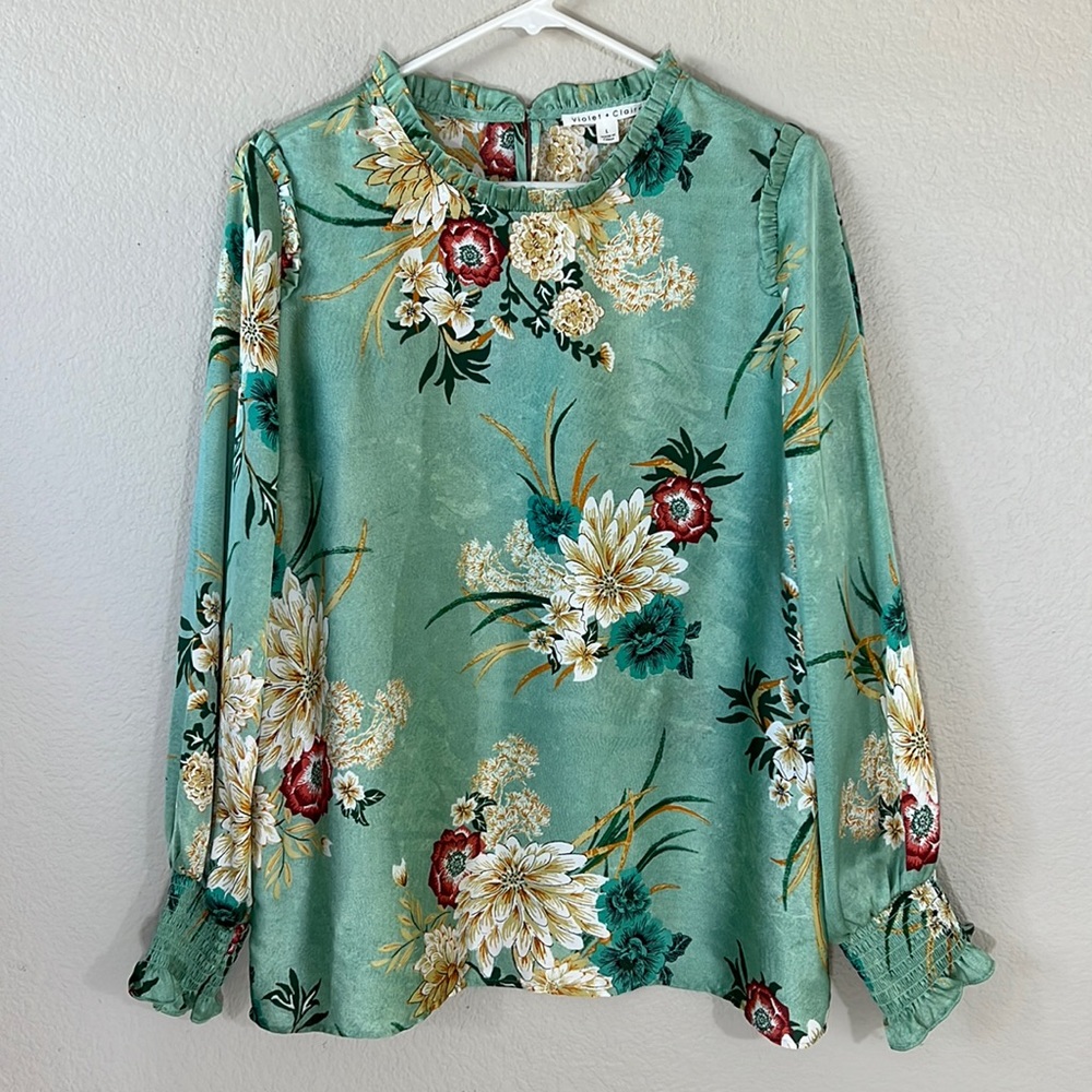 Violet + Claire Long Sleeve Floral Blouse Size Large